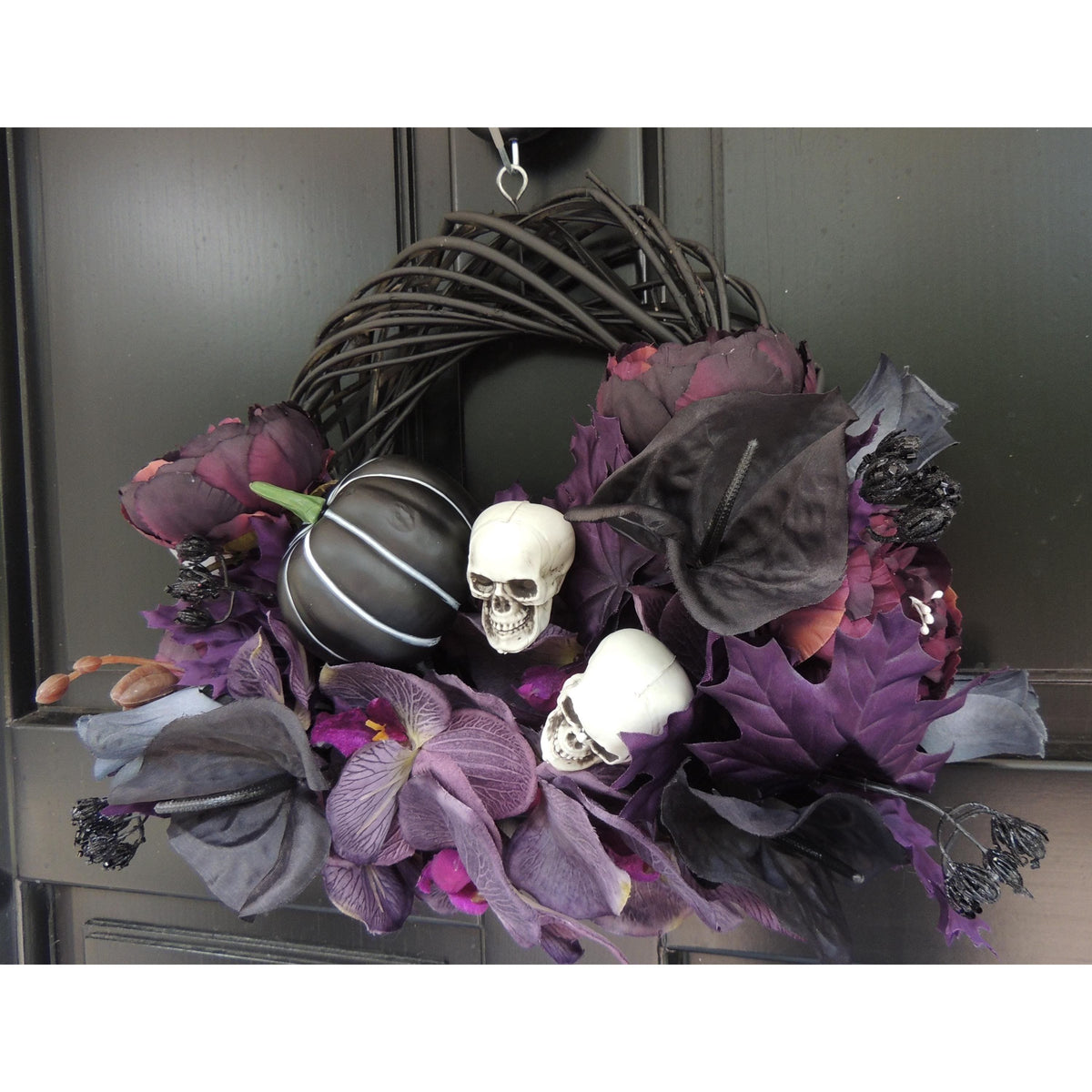 Gothic Halloween Wreath, Black Purple Skull Wreath,Front Door Decor,Dark Floral Wreath Spooky Halloween Decor, Haunted Decor,Steampunk Swag