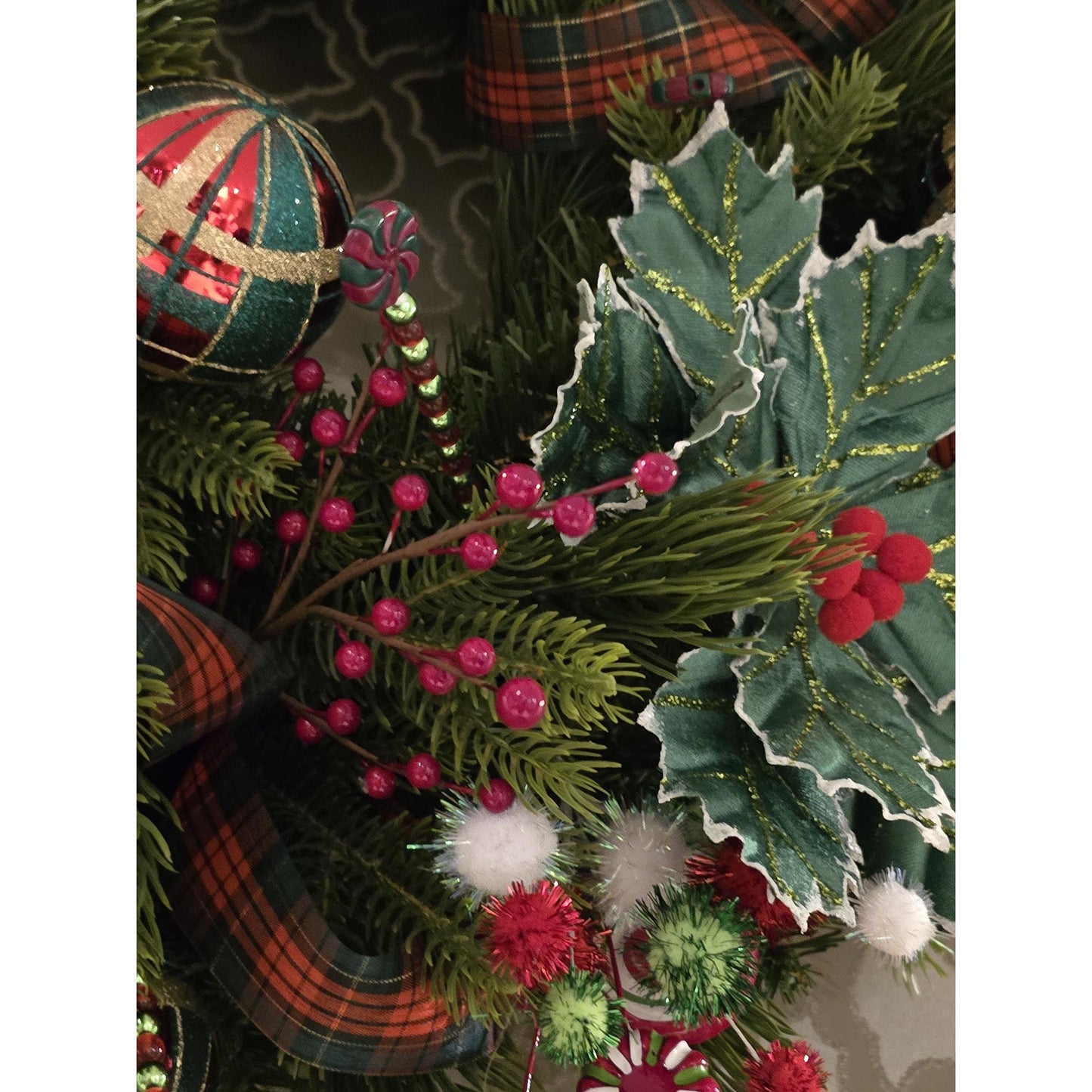 Luxury Christmas Wreath Front Door, Luxury Home Decorations, Red Green Xmas, Winter Mantle Decor, Holiday wreath,Advent wreath,Holiday Swag