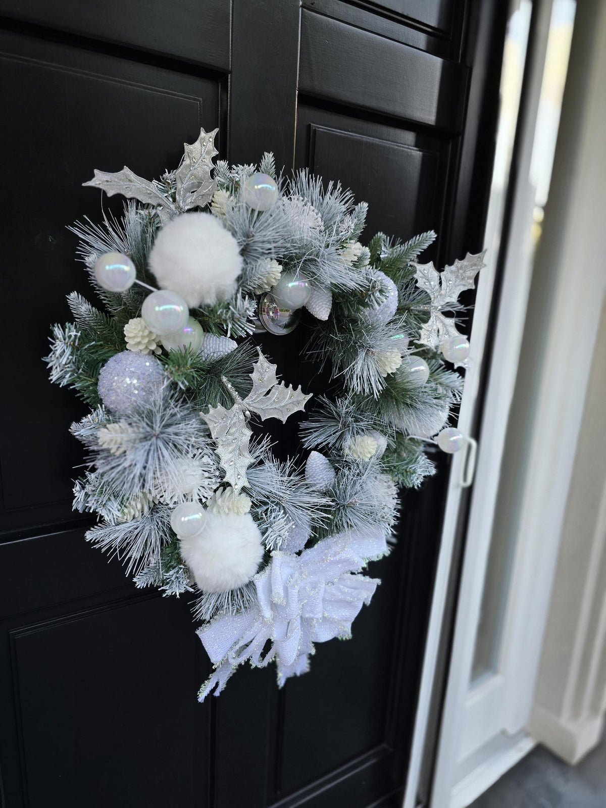 Christmas Wreath, White Frosted Front Door Wreath, Winter Wonderland Christmas Decor, Snowy Pine Holiday Wreath, Luxury Christmas Wreath