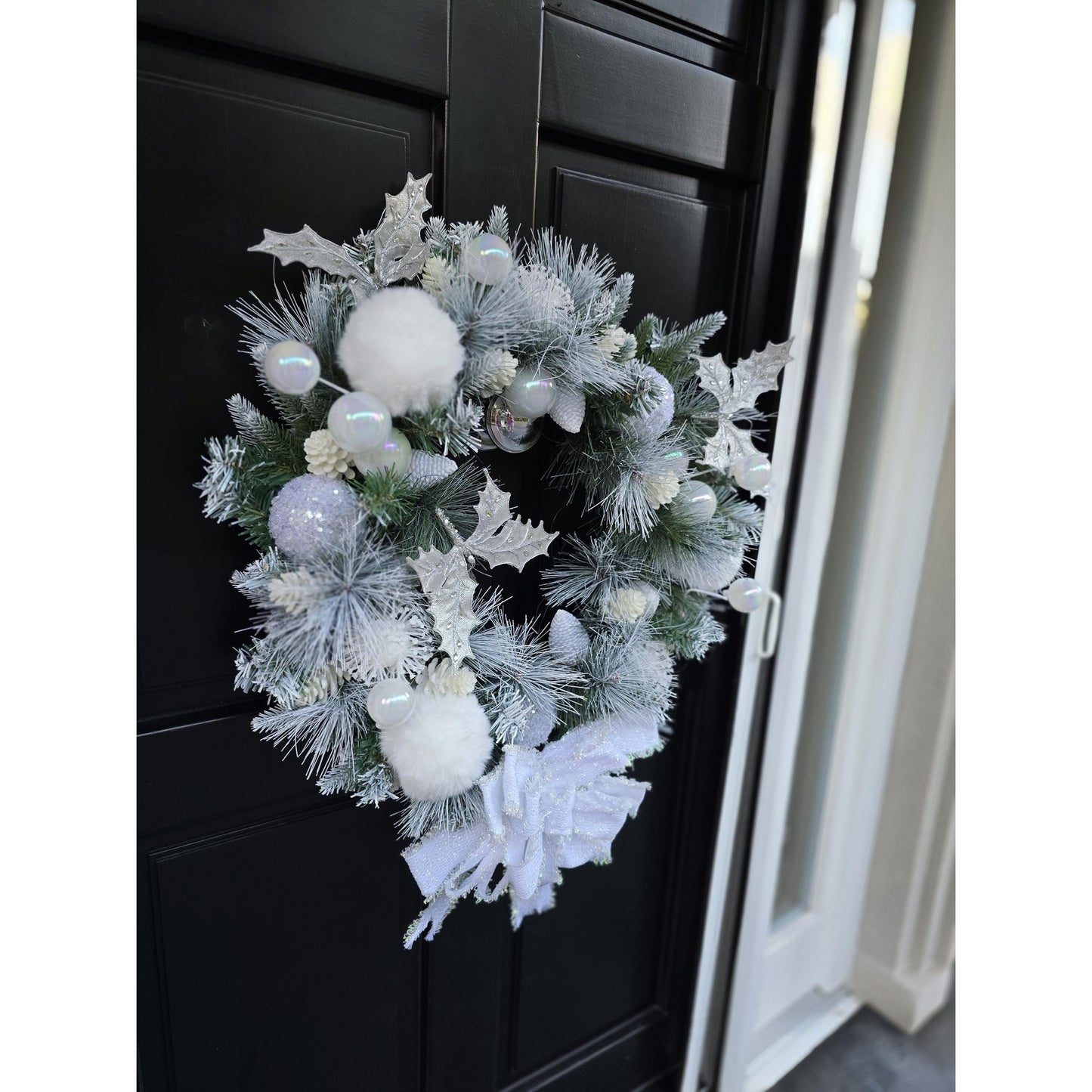 Luxury Christmas Flocked Snowy Christmas Wreath Winter Holiday Front Door Porch Wall Hanger Mantle Home Decor Decoration Designer Gift Pine