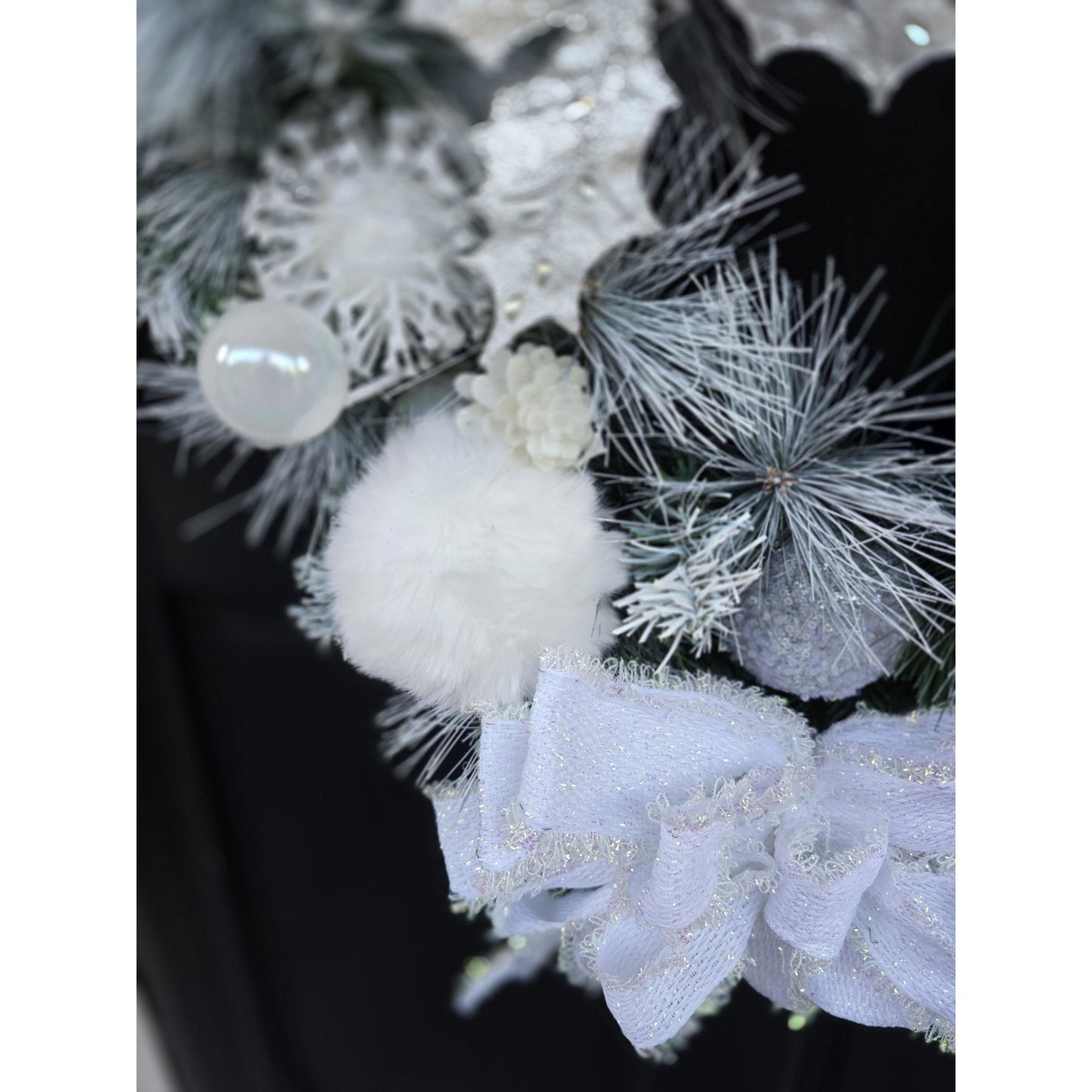 Luxury Christmas Flocked Snowy Christmas Wreath Winter Holiday Front Door Porch Wall Hanger Mantle Home Decor Decoration Designer Gift Pine