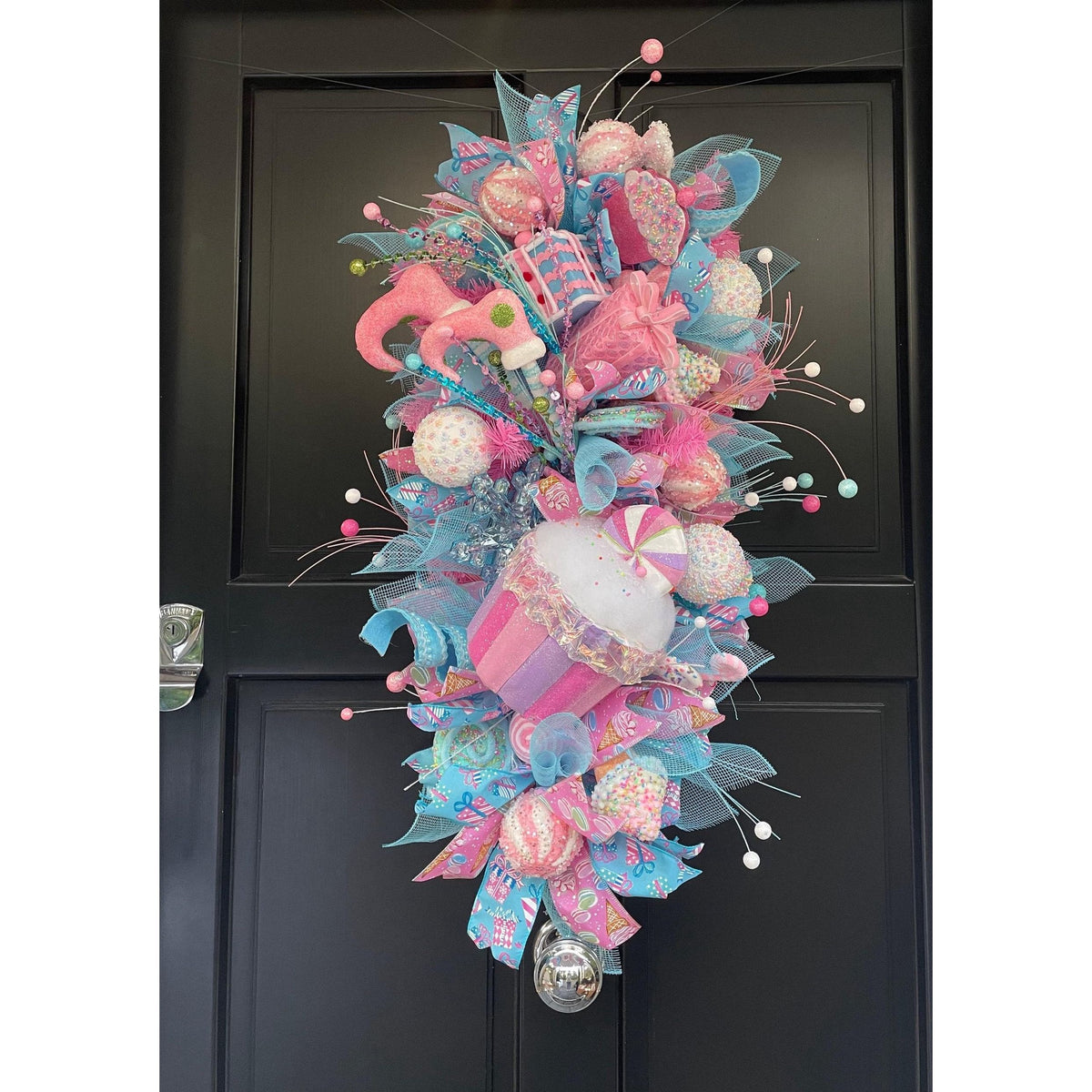 XL Candy Shop Luxury Teardrop Christmas Front Door Wreath Sweet Cake Pink Blue Home Decoration Xmas Winter Mantle Decor Holiday Advent Swag