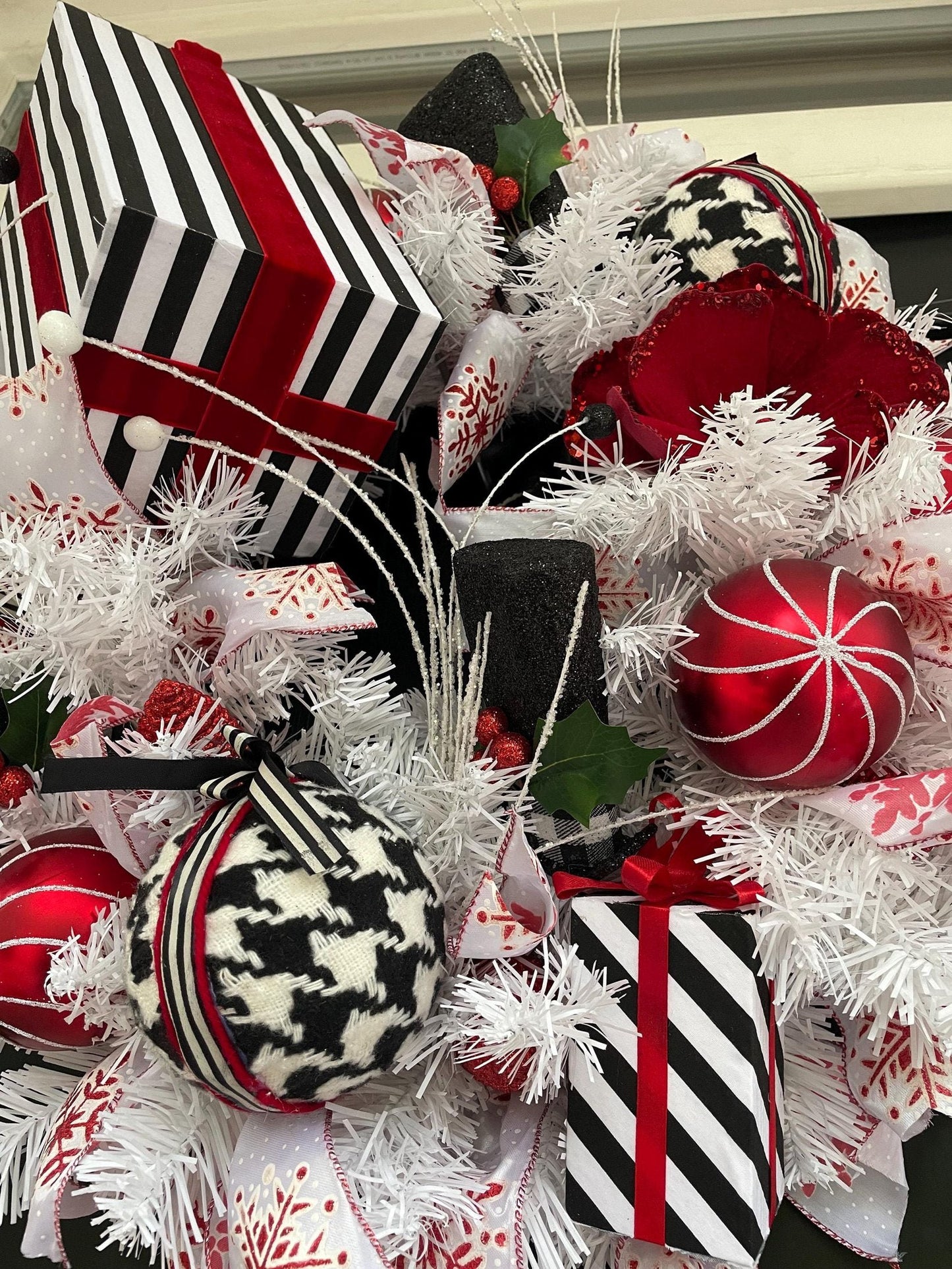 Red White Black Christmas Wreath | Modern Glam Decor | 50cm