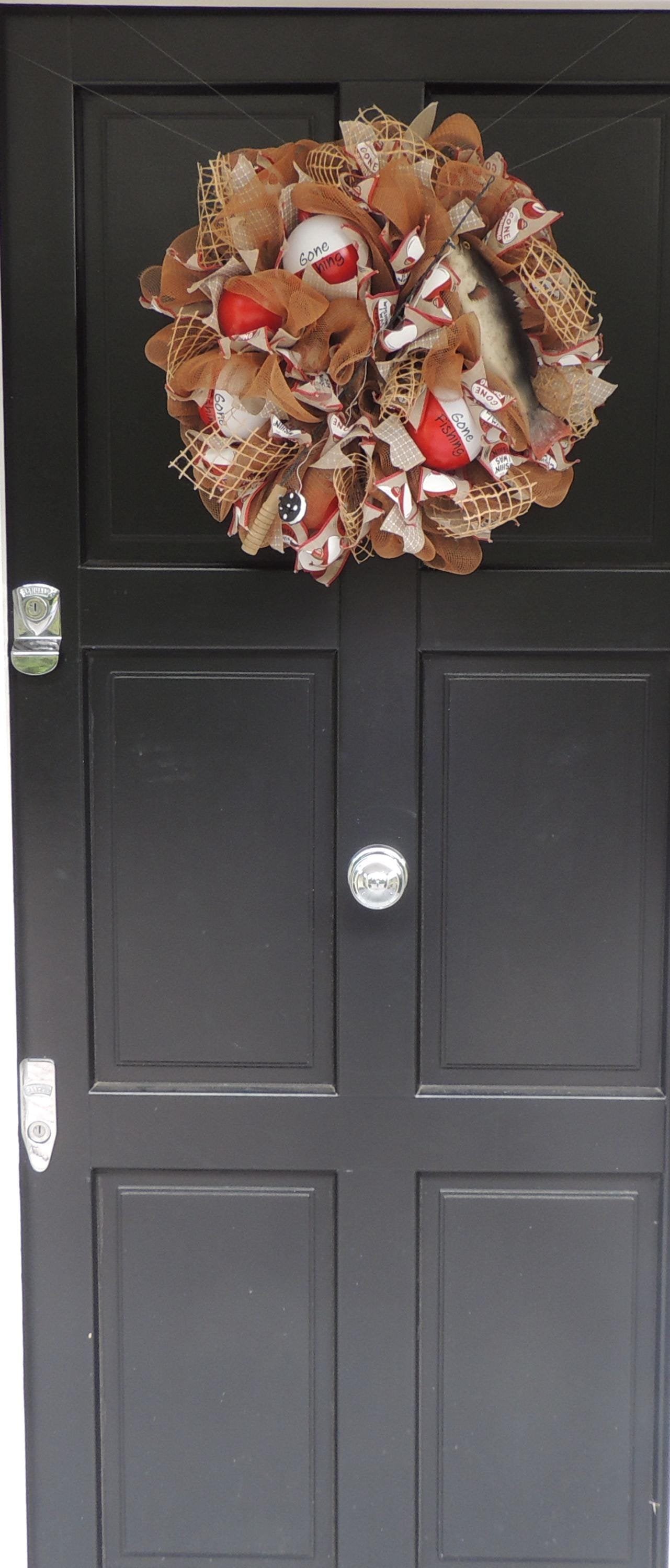 Fishing Bobber Wreath for Front Door, Angler Cabin Door Decor, Handmade Bass Fishing Wreath, Rustic Lake House Decoration Brown Red
