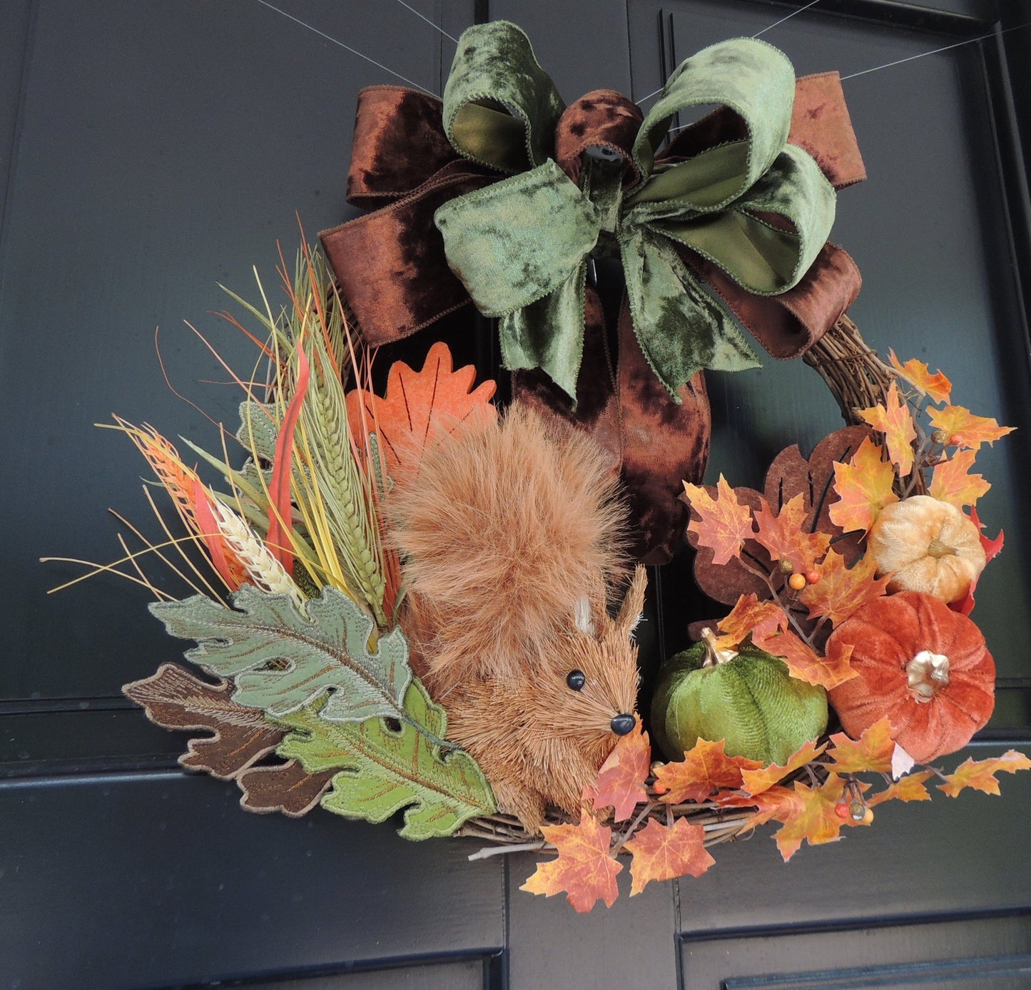 Luxury Woodland Squirrel Autumn Wreath | Velvet Pumpkin Fall Door Decor | 40cm (16")