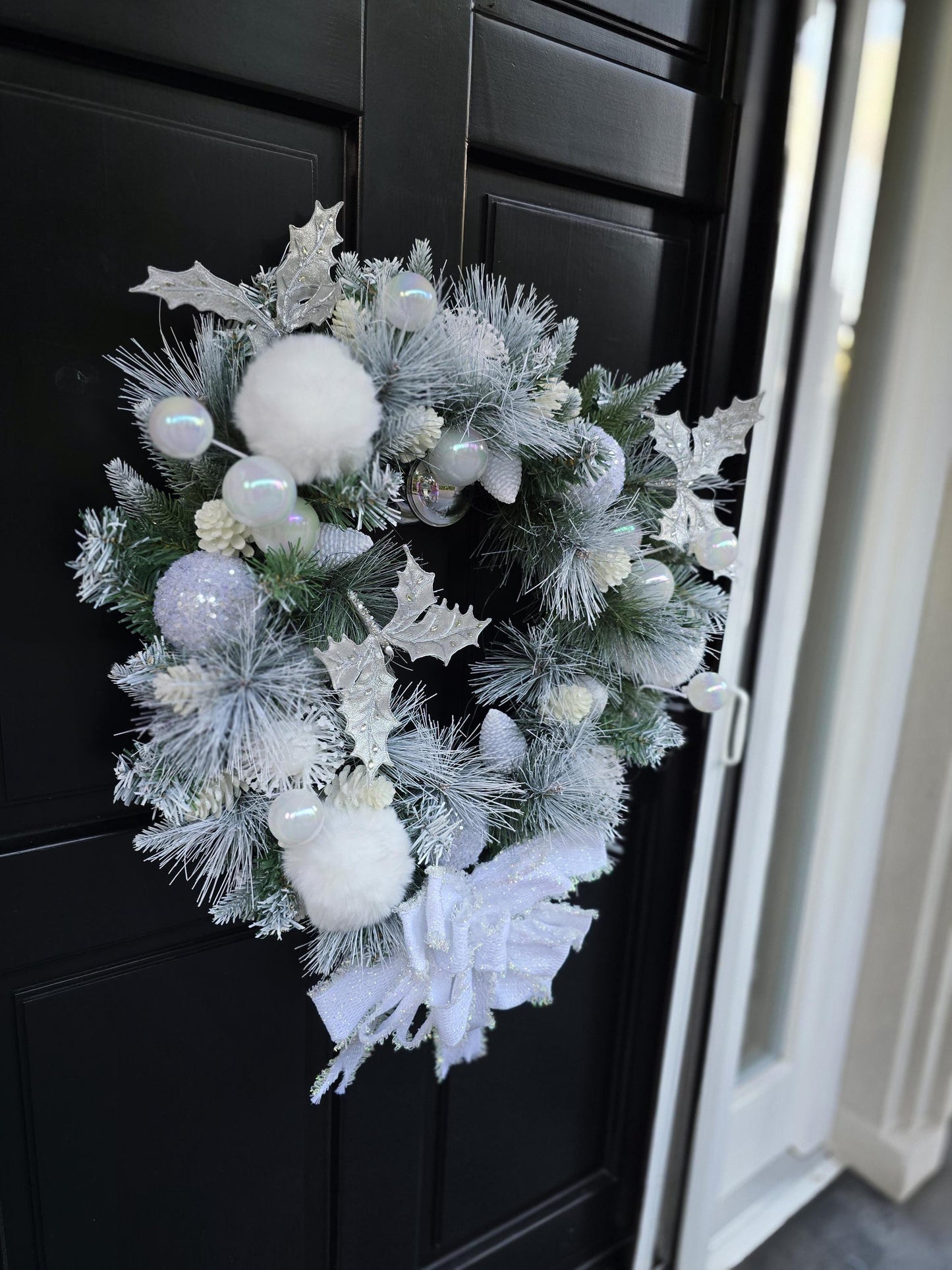 Christmas Wreath, White Frosted Front Door Wreath, Winter Wonderland Christmas Decor, Snowy Pine Holiday Wreath, Luxury Christmas Wreath