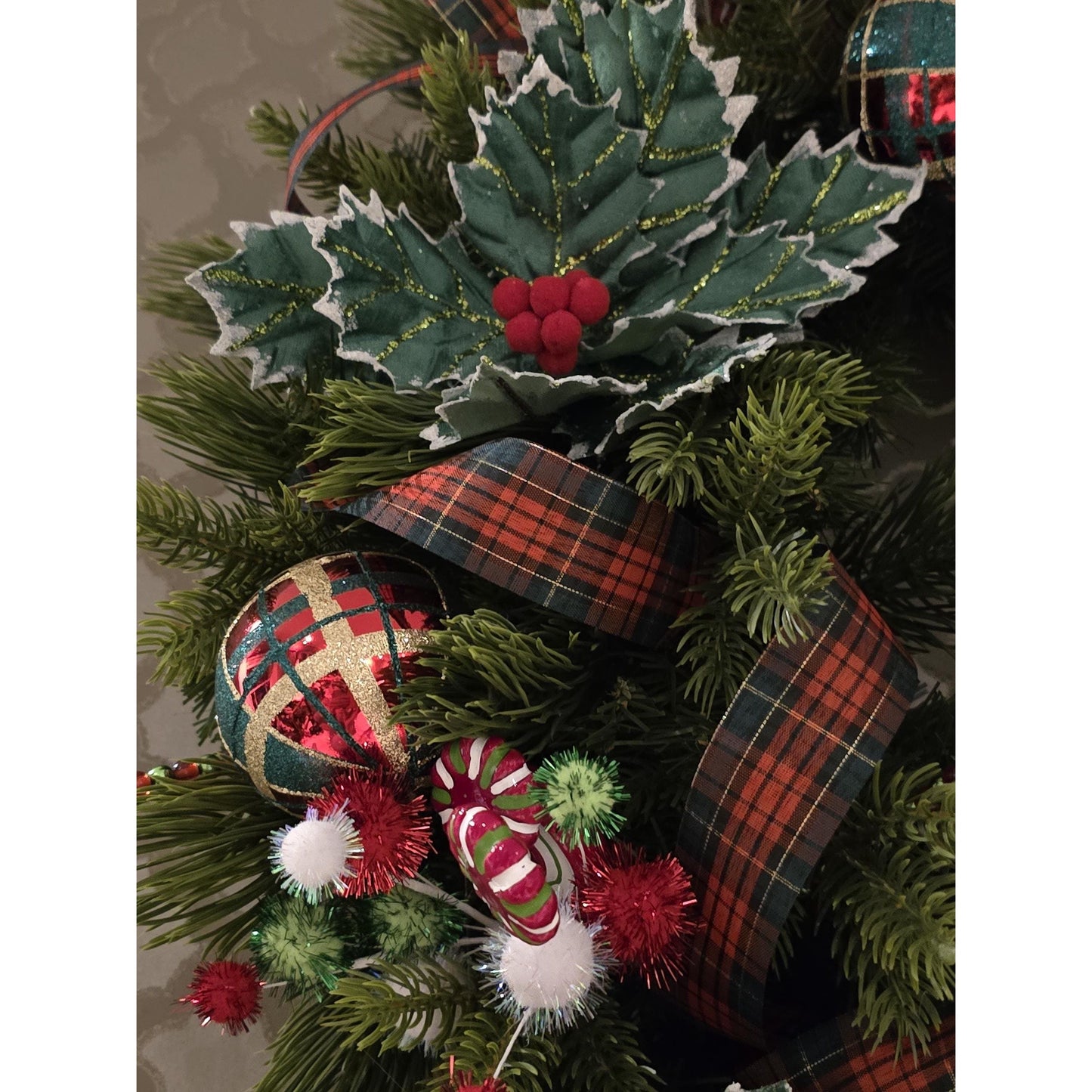 Luxury Christmas Wreath Front Door, Luxury Home Decorations, Red Green Xmas, Winter Mantle Decor, Holiday wreath,Advent wreath,Holiday Swag