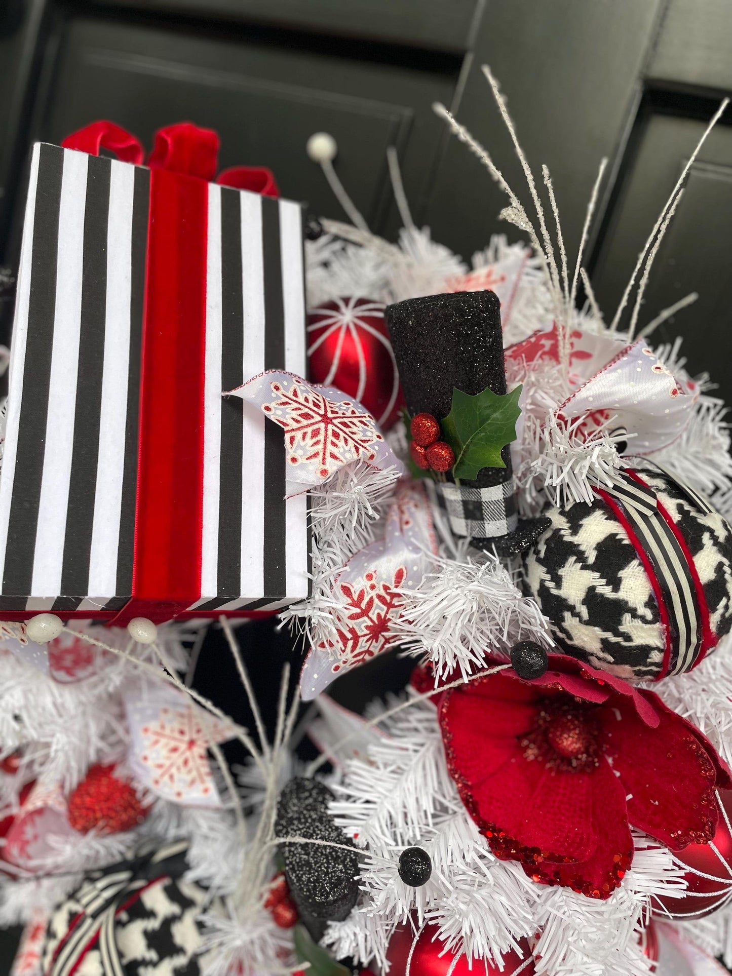 Red White Black Christmas Wreath | Modern Glam Decor | 50cm