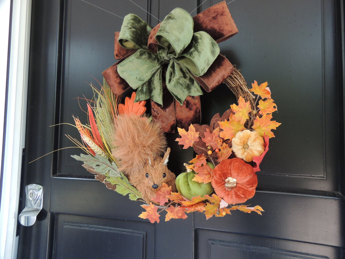 Luxury Woodland Squirrel Autumn Wreath | Velvet Pumpkin Fall Door Decor | 40cm (16")