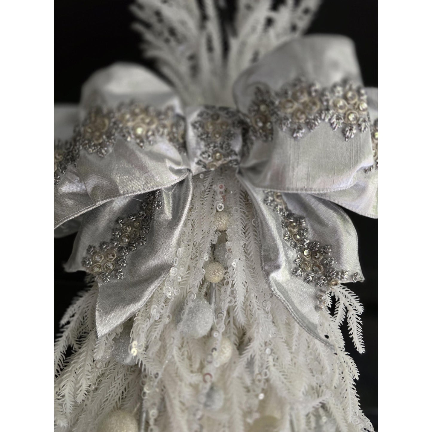 Large Luxury Christmas Tree Wreath Elegant Front Door Home Decorations White Xmas Winter Mantle Decor Porch Holiday Swag Designer Unique