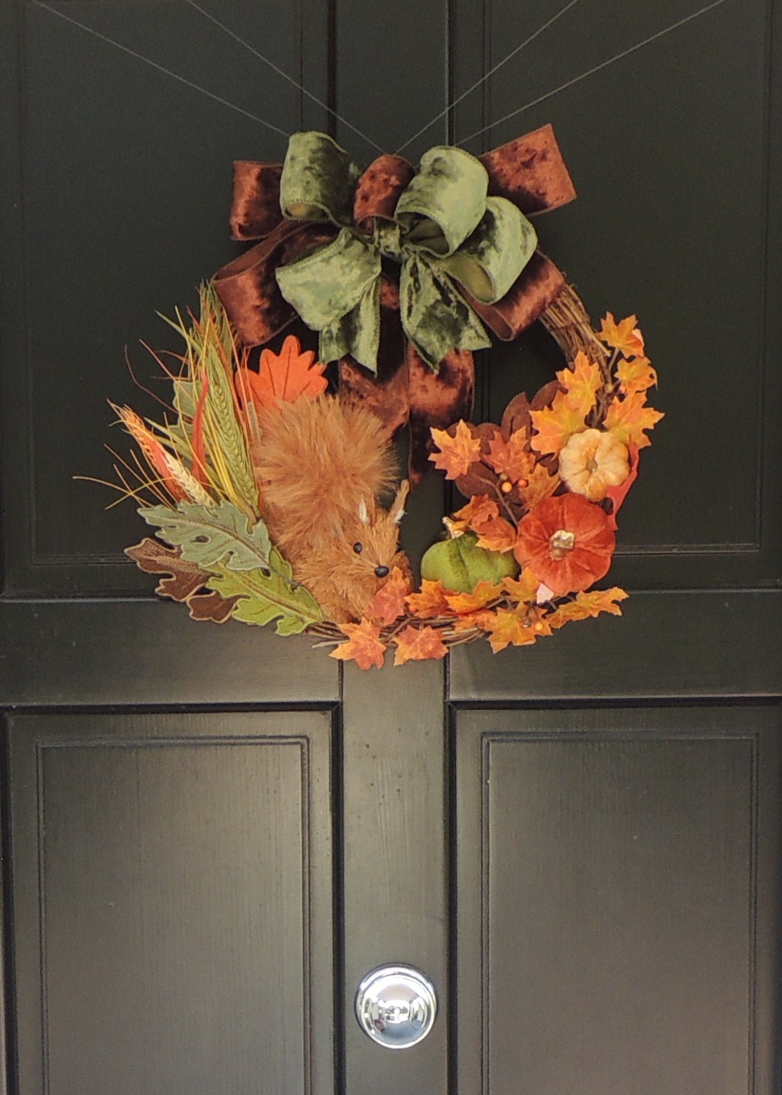 Luxury Woodland Squirrel Autumn Wreath | Velvet Pumpkin Fall Door Decor | 40cm (16")
