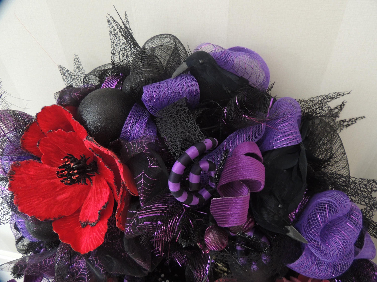 Skull and Roses Halloween Wreath for Front Door, Gothic Floral Halloween Decor, Purple Handmade Spooky Autumn Wreath, Glam Skull Door Swag