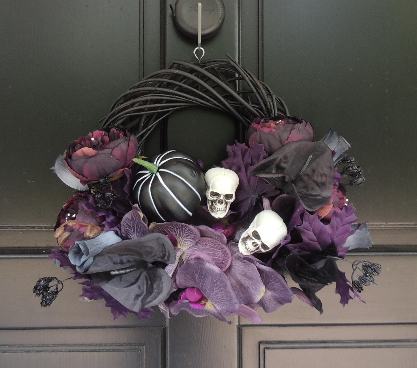 Gothic Halloween Wreath, Black Purple Skull Wreath,Front Door Decor,Dark Floral Wreath Spooky Halloween Decor, Haunted Decor,Steampunk Swag