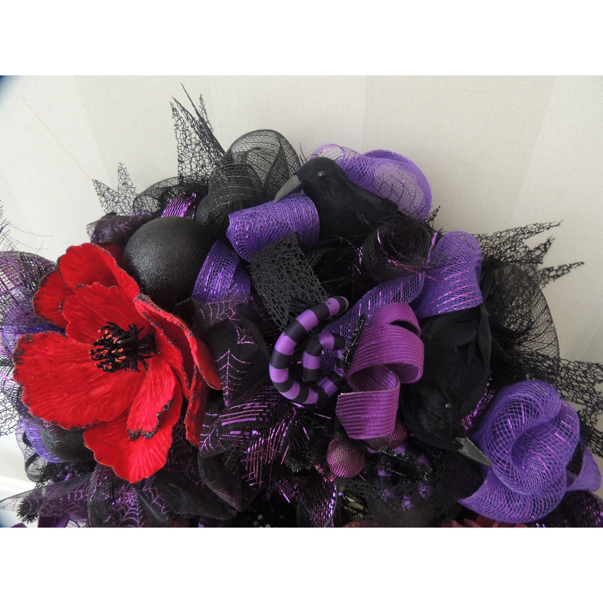 Skull and Roses Halloween Wreath for Front Door, Gothic Floral Halloween Decor, Purple Handmade Spooky Autumn Wreath, Glam Skull Door Swag