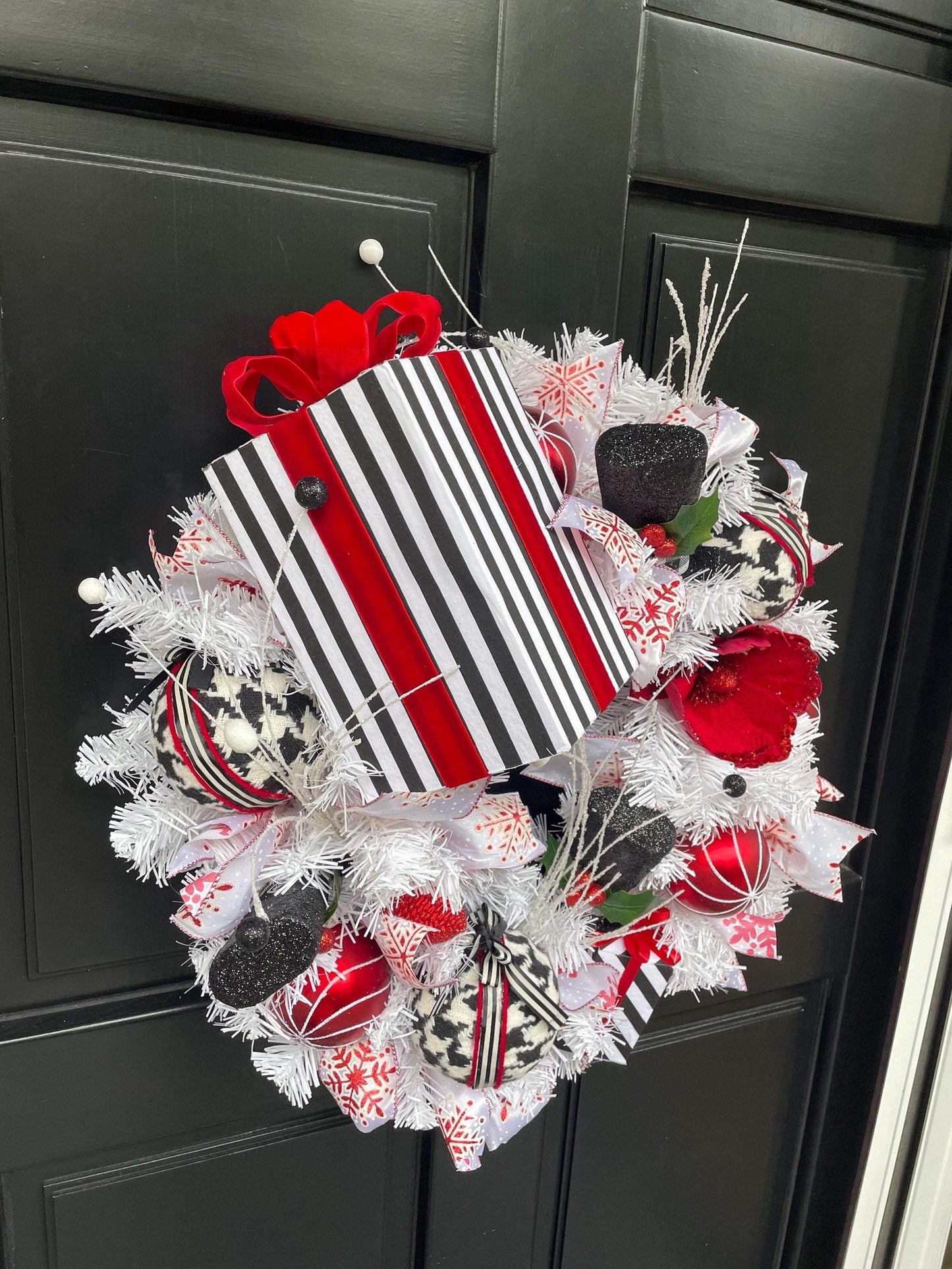 Red White Black Christmas Wreath | Modern Glam Decor | 50cm