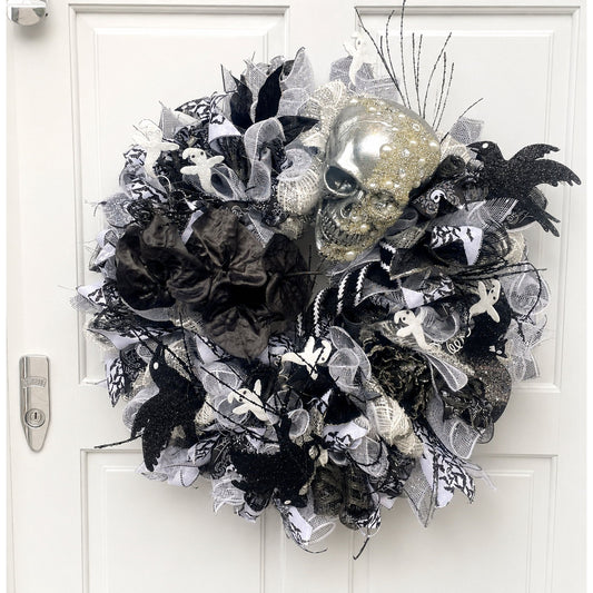 Luxury Pearl Skull Halloween Wreath | Black & White Gothic Front Door Decor | 60cm (24")