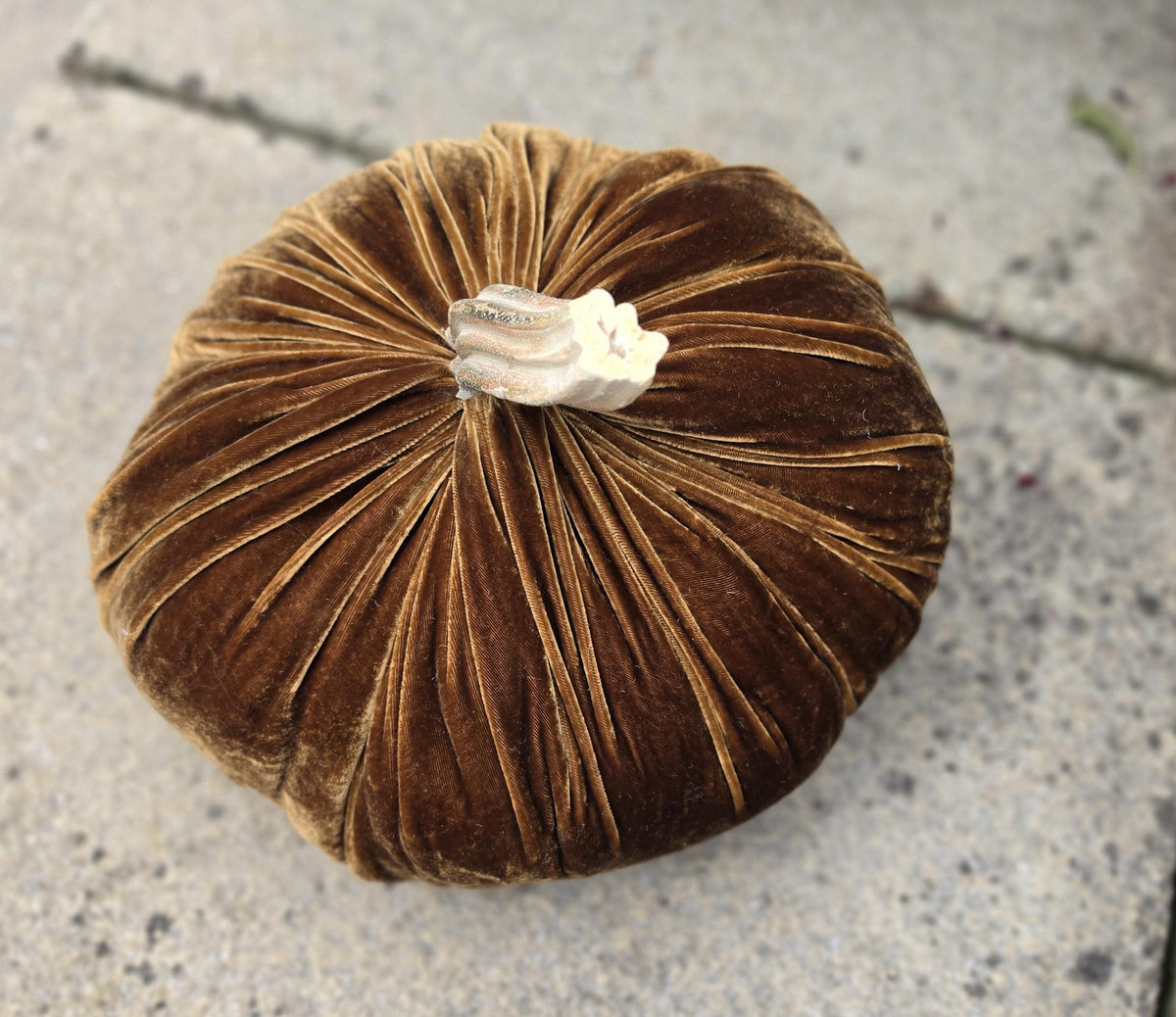 Chocolate Brown LARGE Silk Velvet Pumpkin, Rustic Farmhouse Decor, Wedding Centerpiece,Thanksgiving Tablescape,Hostess Gift Idea Autumn Fall