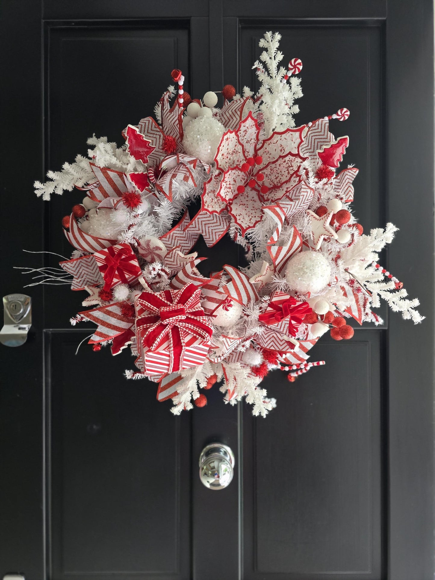 Luxury Red & White Christmas Wreath | Peppermint Candy & Gift Box Front Door Wreath | 50cm (20")