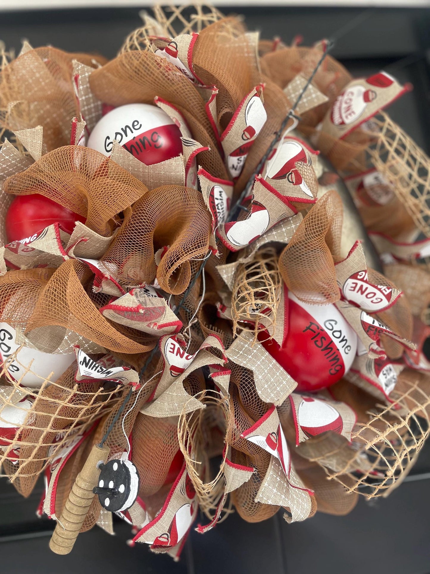 Fishing Bobber Wreath for Front Door, Angler Cabin Door Decor, Handmade Bass Fishing Wreath, Rustic Lake House Decoration Brown Red