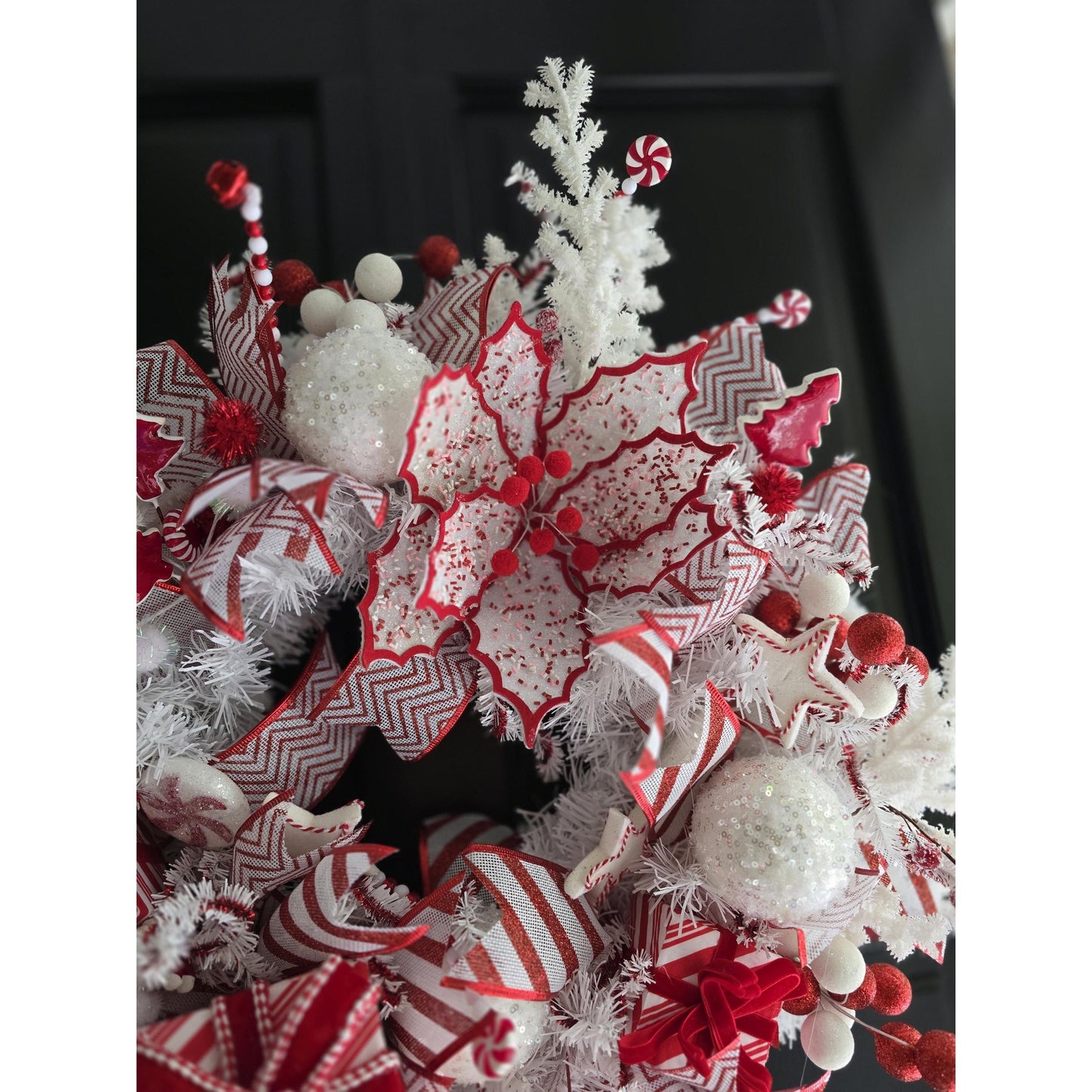 Luxury XL Candy Cane Red White Candy Gift Christmas Wreath Front Door Elegant Home Decorations Xmas Mantle Decor Holiday Wreath Advent Swag