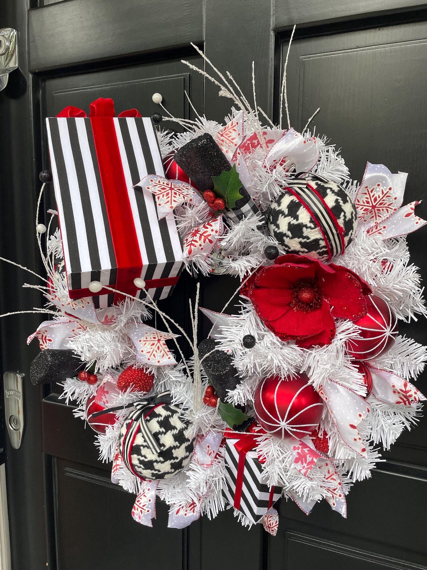 Red White Black Christmas Wreath | Modern Glam Decor | 50cm