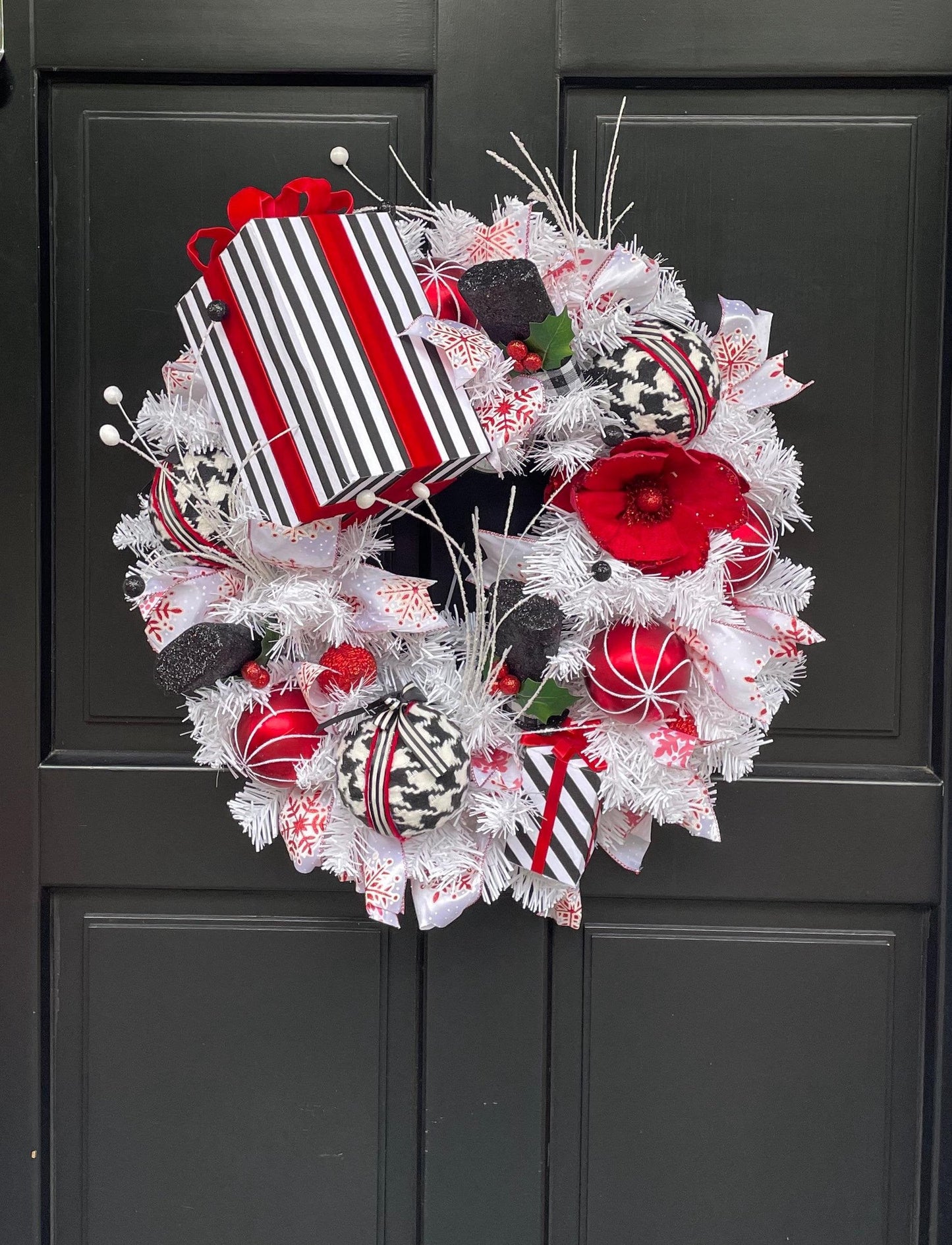 Red White Black Christmas Wreath | Modern Glam Decor | 50cm