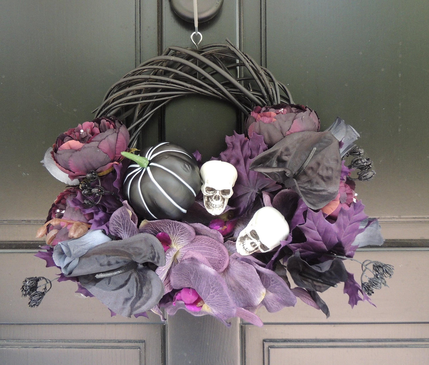 Gothic Halloween Wreath, Black Purple Skull Wreath,Front Door Decor,Dark Floral Wreath Spooky Halloween Decor, Haunted Decor,Steampunk Swag