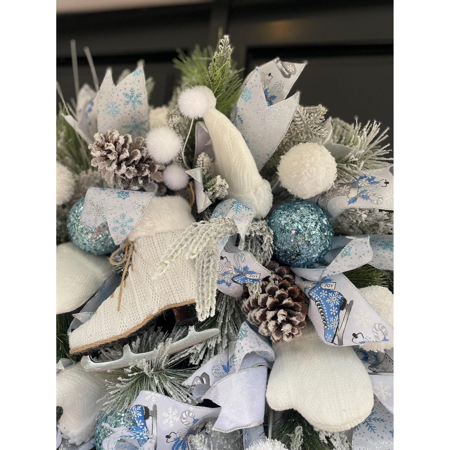 XL White Flocked Christmas Wreath Ice Skating Front Door Elegant Home Decor Decoration Glam Winter Swag Designer Unique Gift Luxury Holiday