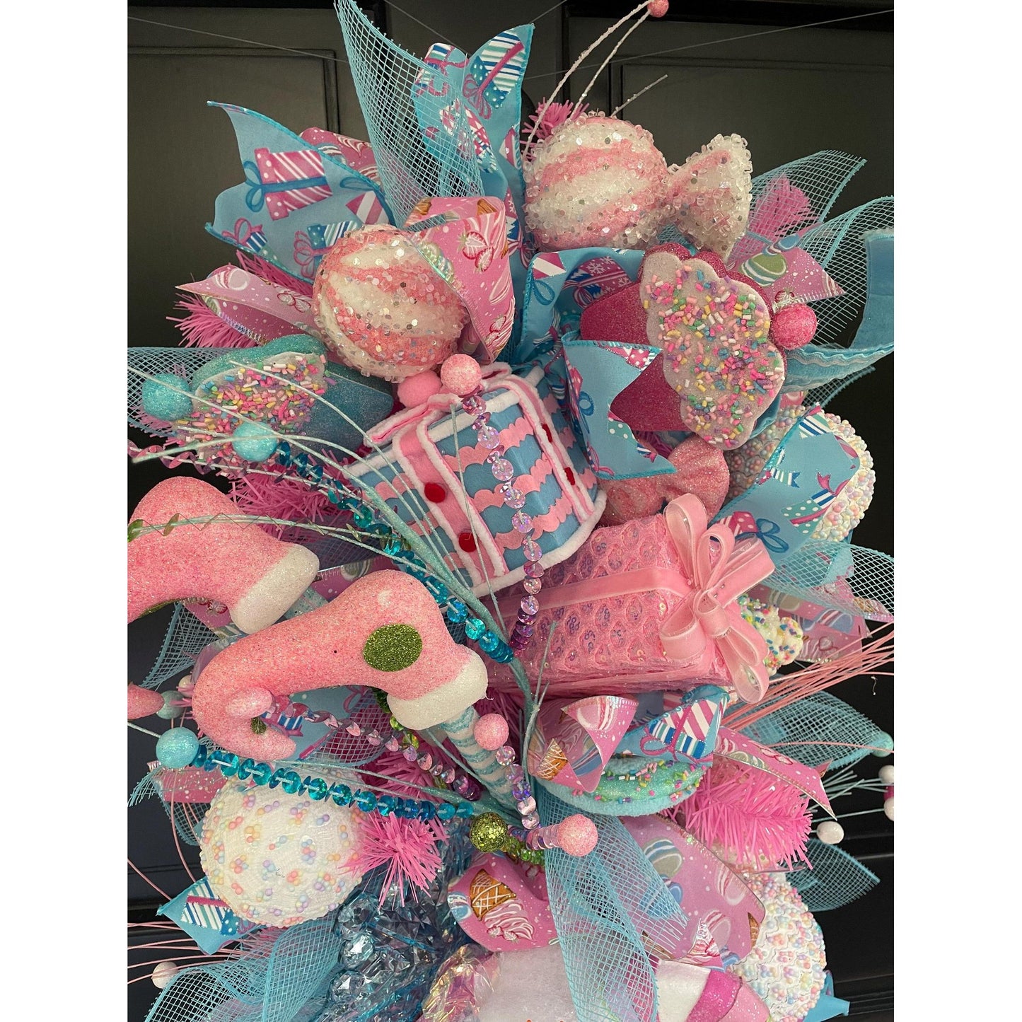 XL Candy Shop Luxury Teardrop Christmas Front Door Wreath Sweet Cake Pink Blue Home Decoration Xmas Winter Mantle Decor Holiday Advent Swag