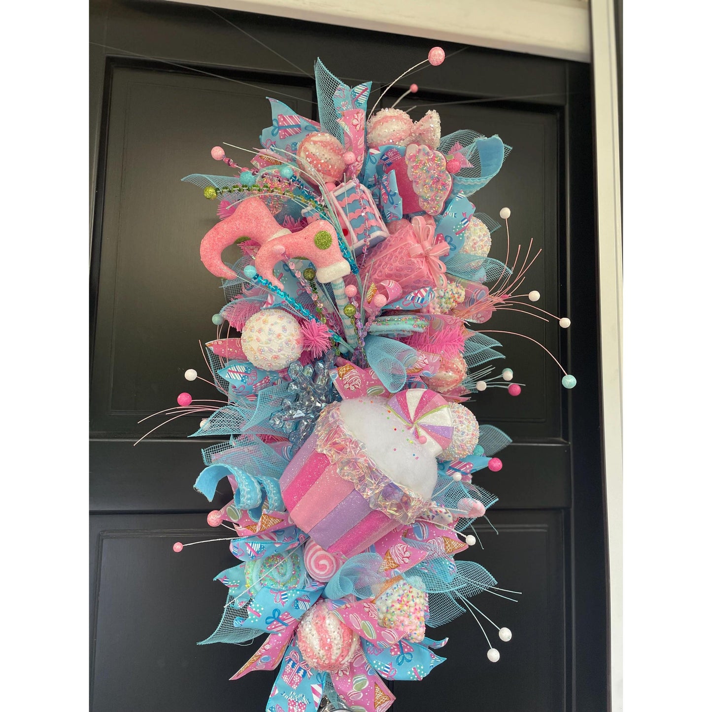 XL Candy Shop Luxury Teardrop Christmas Front Door Wreath Sweet Cake Pink Blue Home Decoration Xmas Winter Mantle Decor Holiday Advent Swag