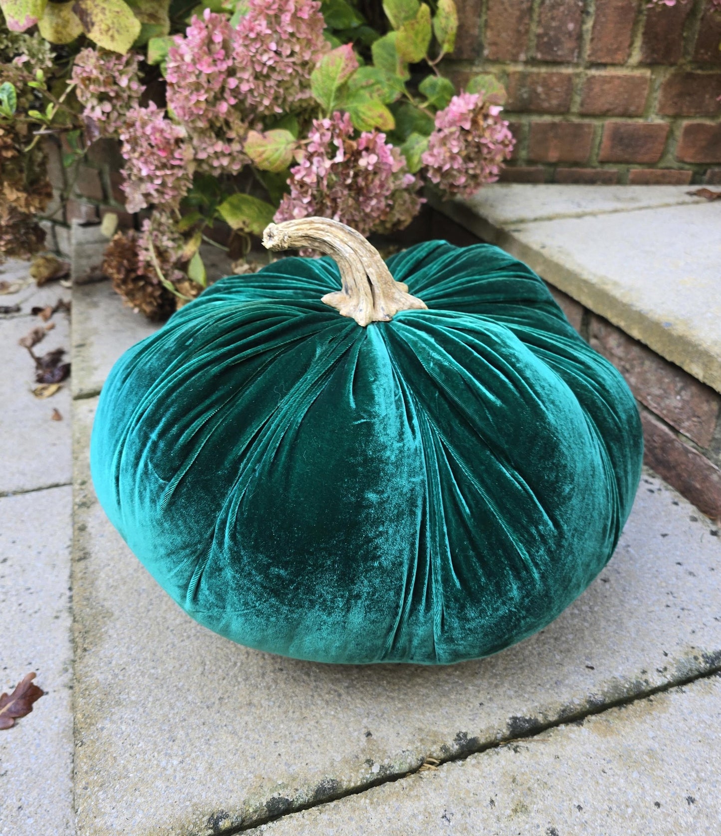 Emerald Green XXL Jumbo Luxury Silk Velvet Pumpkins Autumn Room Decorations Tablescape Accent Housewarming Gift Fall Autumn Decor Giant
