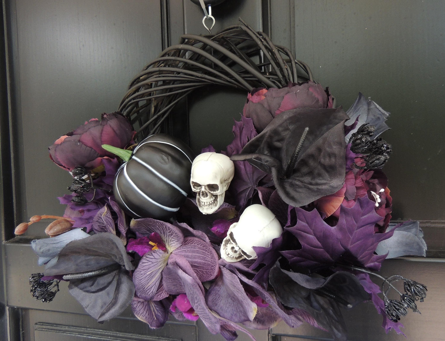 Gothic Halloween Wreath, Black Purple Skull Wreath,Front Door Decor,Dark Floral Wreath Spooky Halloween Decor, Haunted Decor,Steampunk Swag