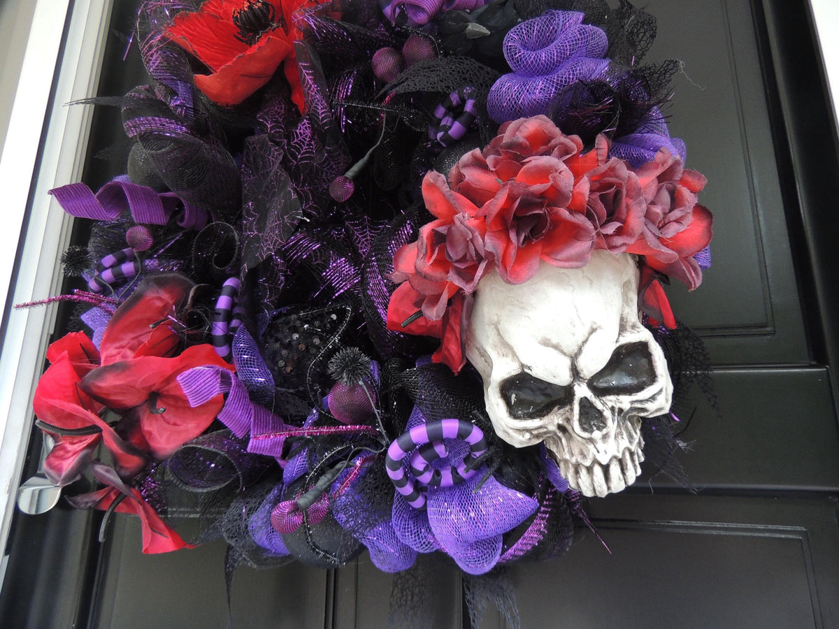 Skull and Roses Halloween Wreath for Front Door, Gothic Floral Halloween Decor, Purple Handmade Spooky Autumn Wreath, Glam Skull Door Swag