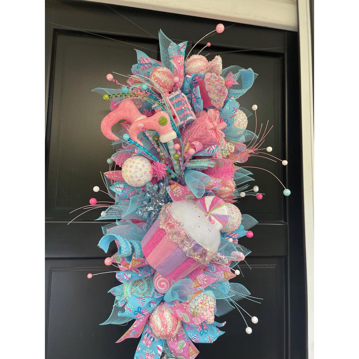 XL Candy Shop Luxury Teardrop Christmas Front Door Wreath Sweet Cake Pink Blue Home Decoration Xmas Winter Mantle Decor Holiday Advent Swag