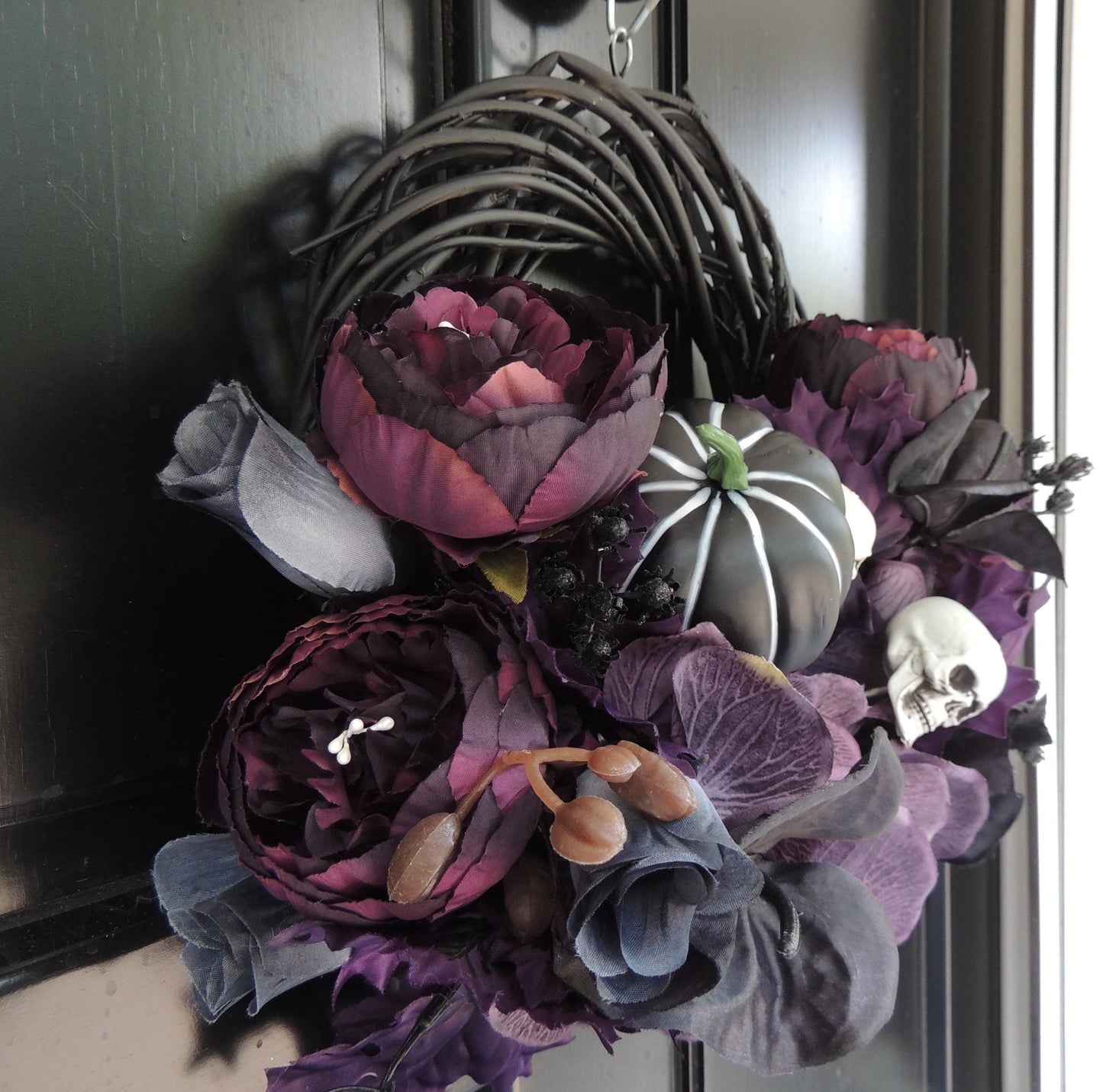 Gothic Halloween Wreath, Black Purple Skull Wreath,Front Door Decor,Dark Floral Wreath Spooky Halloween Decor, Haunted Decor,Steampunk Swag
