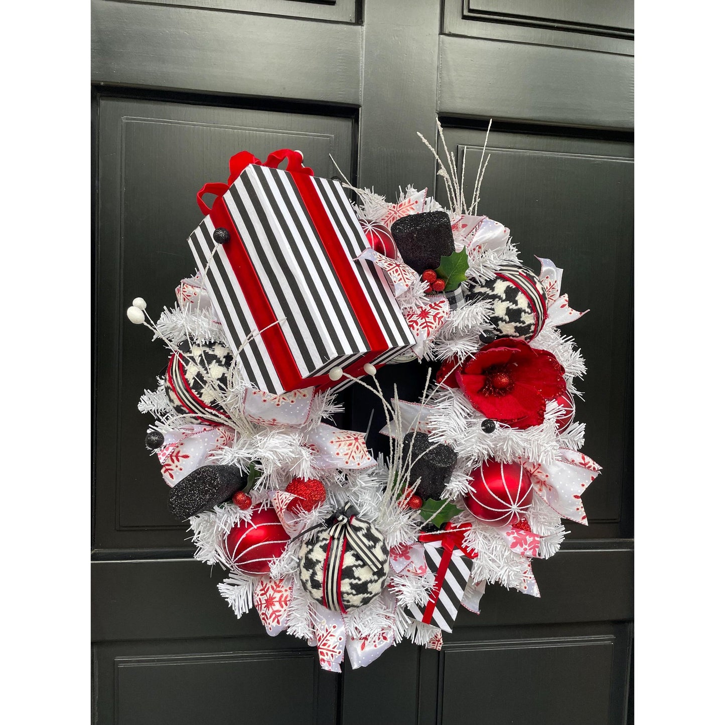 Red White Black Christmas Wreath Front Door Glam Deco Home Decorations Xmas Winter Mantle Decor Holiday Wreath Modern Swag Fireplace Wall